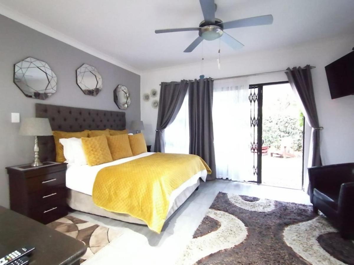 Roxy'S Rest Guest House Vanderbijlpark Exterior foto